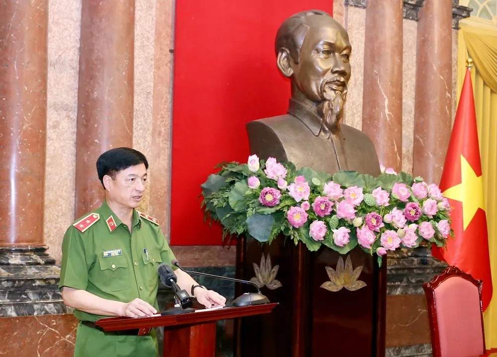 Thứ trưởng Bộ Công an Nguyễn Duy Ngọc thông tin về công tác phòng chống ma túy tại buổi gặp gỡ. Ảnh: XUÂN TRƯỜNG