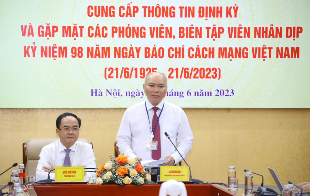 Ông Vũ Đăng Minh thông tin tại họp báo. Ảnh: ĐỖ TRUNG