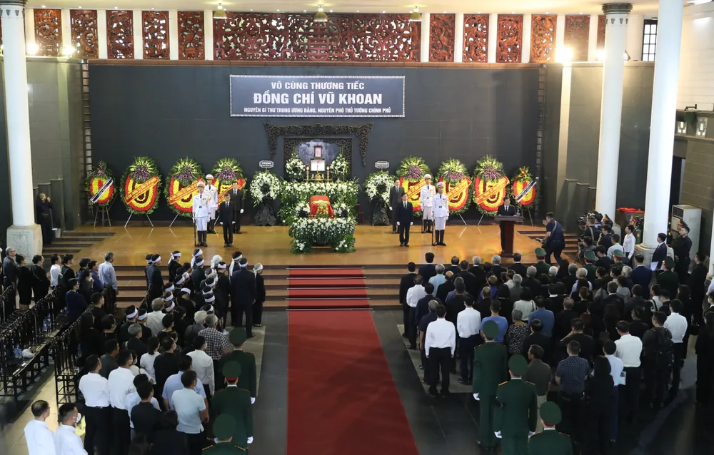 Lễ truy điệu và di quan linh cữu đồng chí Vũ Khoan, chiều 27-6. Ảnh: QUANG PHÚC Lễ truy điệu và di quan linh cữu đồng chí Vũ Khoan, chiều 27-6. Ảnh: QUANG PHÚC