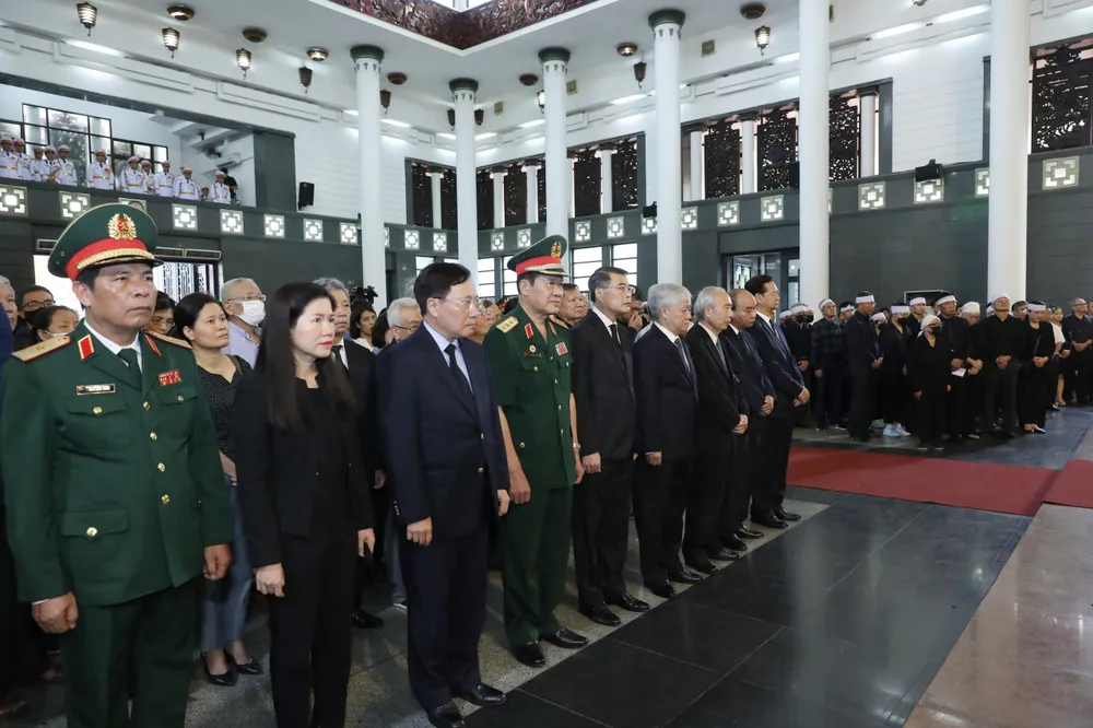 Các đồng chí lãnh đạo, nguyên lãnh đạo Đảng, Nhà nước tại lễ truy điệu đồng chí Vũ Khoan. Ảnh: QUANG PHÚC Các đồng chí lãnh đạo, nguyên lãnh đạo Đảng, Nhà nước tại lễ truy điệu đồng chí Vũ Khoan. Ảnh: QUANG PHÚC