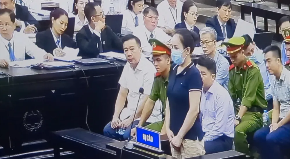 Bị cáo Hoàng Diệu Mơ khai tại phiên tòa sáng nay. Ảnh: ĐỖ TRUNG