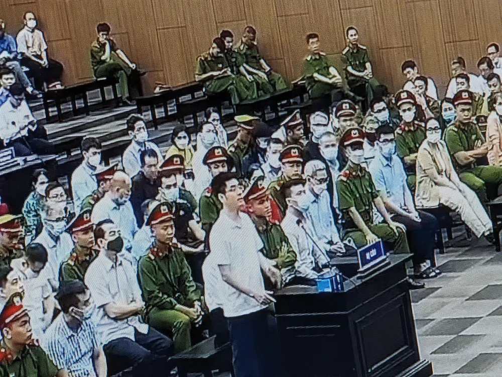 Bị cáo Hoàng Văn Hưng tự bào chữa chiều 17-7. Ảnh: ĐỖ TRUNG