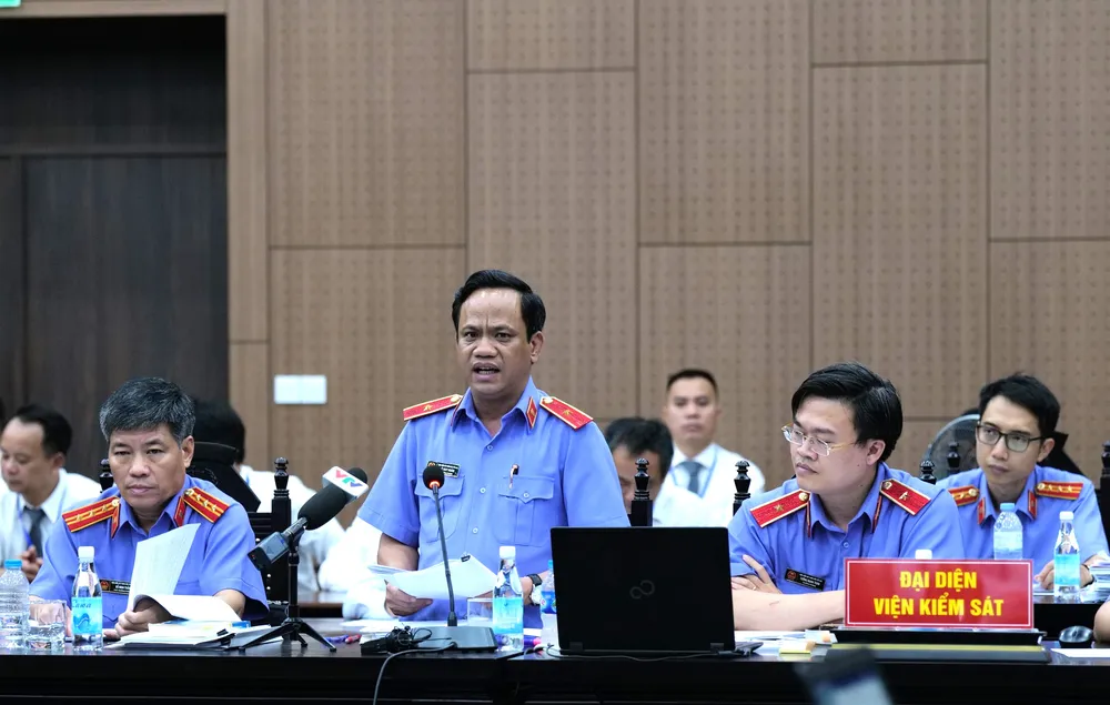 Đại diện VKS đề nghị tiếp tục điều tra ở giai đoạn 2 vụ án đối với dấu hiệu xâm phạm hoạt động tư pháp