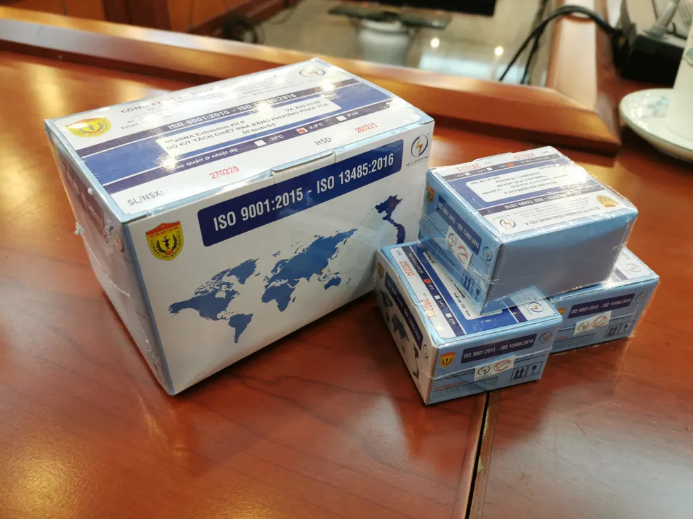 Bộ kit test Covid-19 của Công ty Việt Á. Ảnh: TRẦN LƯU