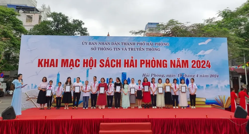 hội sách.jpg
