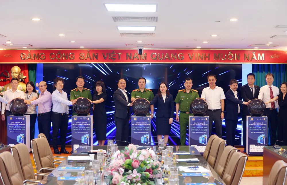 Anh phát động.jpg