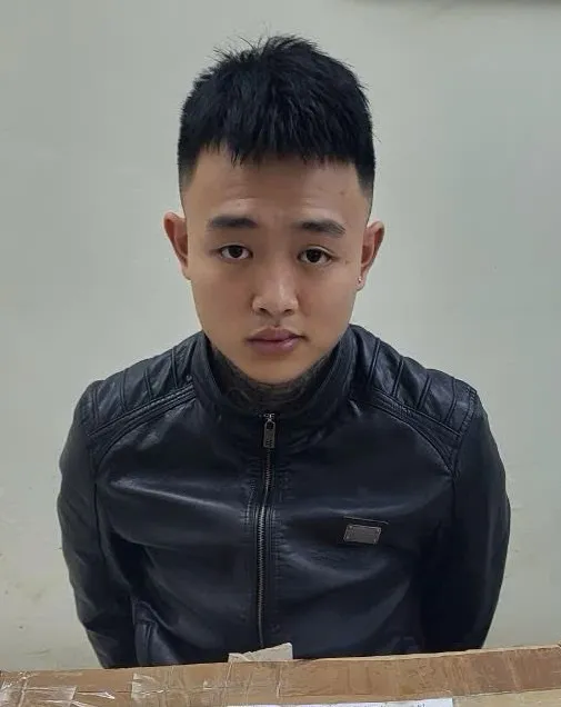 Bàn Nguyễn Quang An.jpg