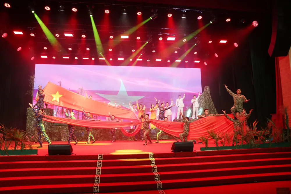 Một tiết mục cuả đội văn ngệ Lữ đoàn 126.jpg