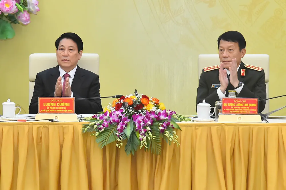 11-12_Chủ tịch nước Lương Cường và Bộ trưởng Lương Tam Quang tại hội nghị.jpg