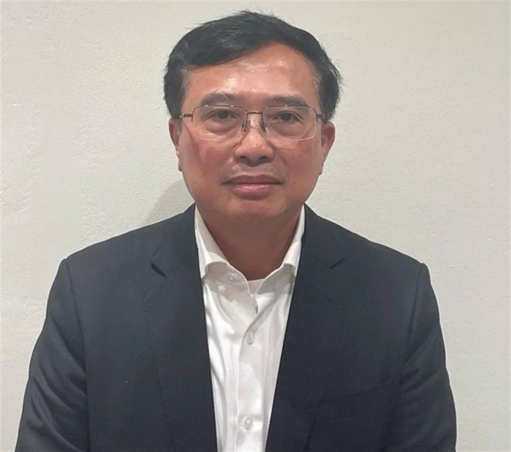 Hoàng Quốc Vượng.jpg