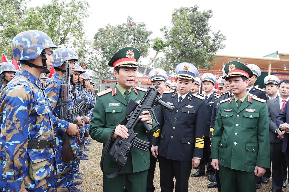 Dai tuong Nguyen Tan cuong Kiem tra.jpeg