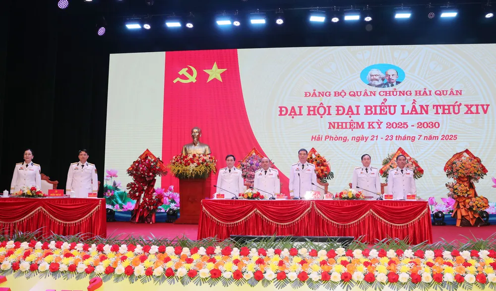 Tiếp tục là chỗ dựa vững chắc cho ngư dân vươn khơi, bám biển