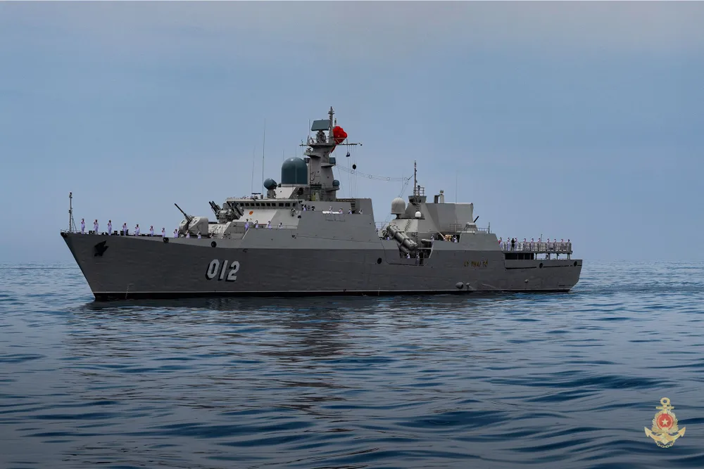Tàu hộ vệ tên lửa-LyThaiTo.jpg