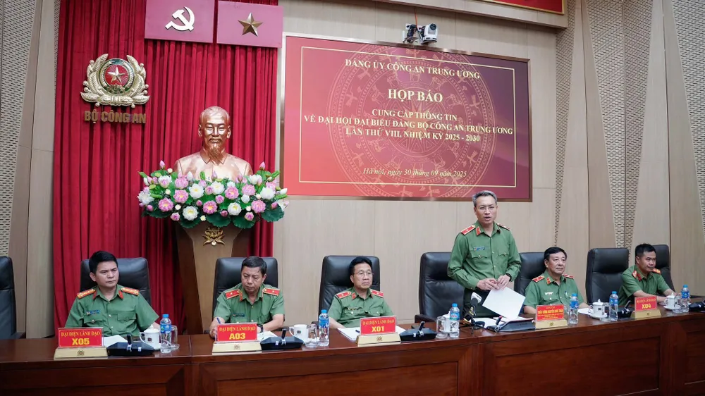 Thiếu tướng Nguyễn Quốc Toản, Chánh Văn phòng, Người phát ngôn Bộ Công an chủ trì họp báo