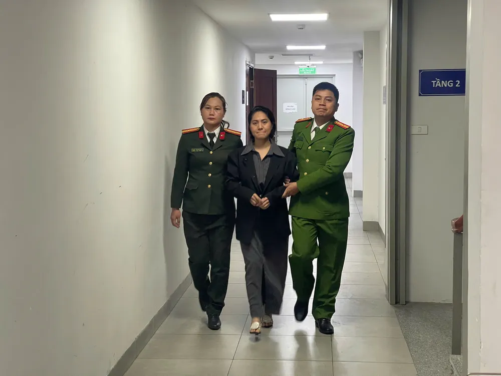 Vụ show “Về đây bốn cánh chim trời”: Khởi tố giám đốc công ty tổ chức | BÁO  SÀI GÒN GIẢI PHÓNG