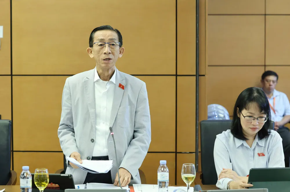 NGÂN.jpg