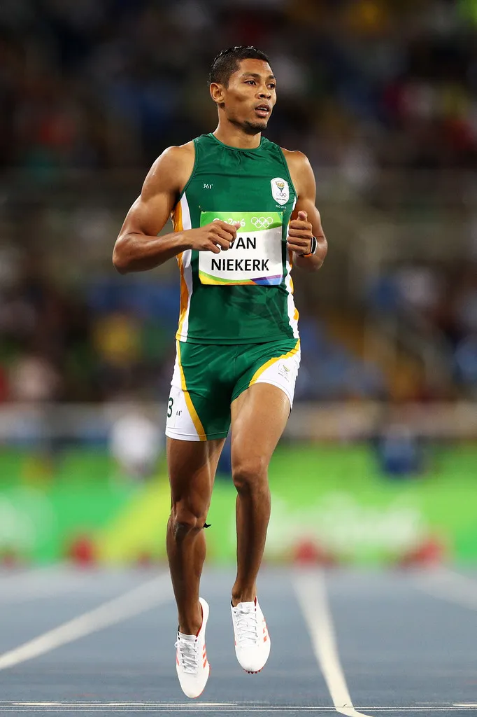 Wayde van Niekerk - Chạy nhanh để thành sao ảnh 1