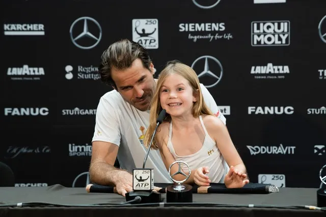 Khi Đức “nửa mùa” thắng Đức “xịn“ ảnh 1