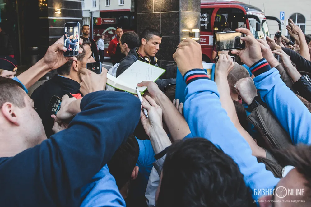 Ở cùng Ronaldo ảnh 4