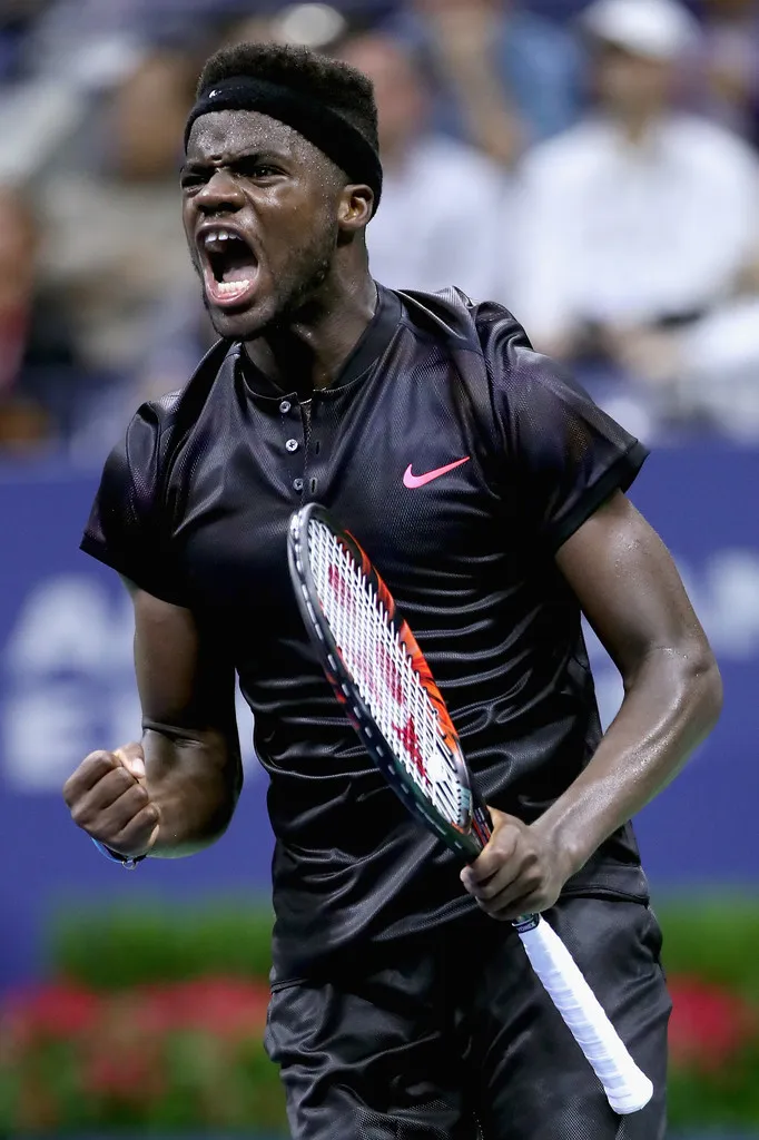 US Open 2017: Federer thoát nạn sau 5 ván ảnh 2