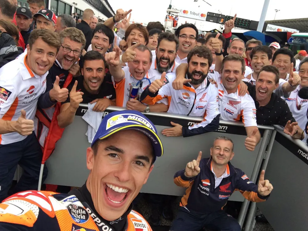 Đăng quang ở San Marino, Marquez vượt mặt Dovizioso ảnh 3