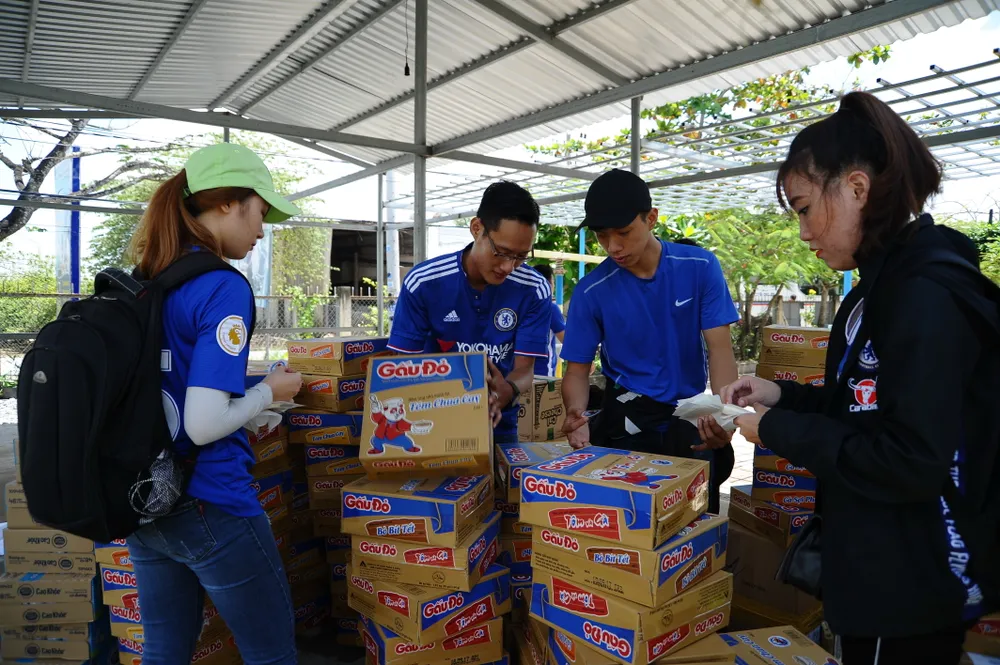 Fan Chelsea ở TPHCM và chương trình thiện nguyện ý nghĩa “Thắp sáng lửa Xanh” ảnh 2