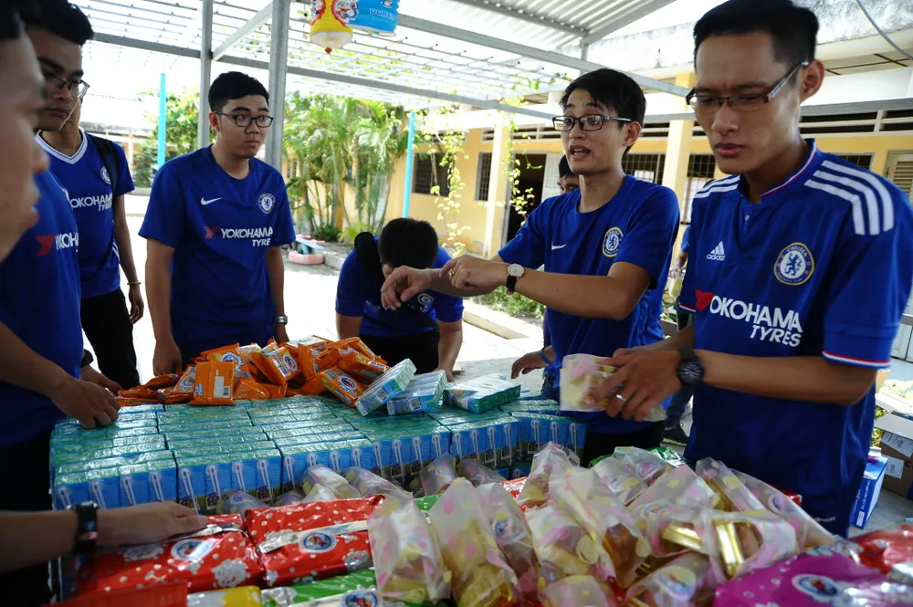 Fan Chelsea ở TPHCM và chương trình thiện nguyện ý nghĩa “Thắp sáng lửa Xanh” ảnh 4