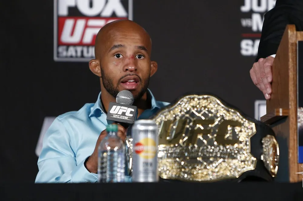 Đấu trường UFC: Johnson “quyền năng” và lần bảo vệ đai vô địch thứ 11 ảnh 2