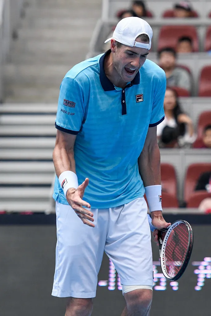 “Nhà vua ATP” hạ gục “Tể tướng giao bóng” ảnh 1