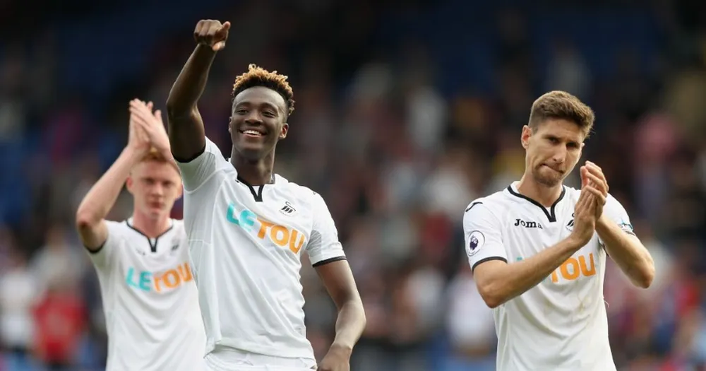 Abraham sẽ nối bước Didier Drogba ảnh 1