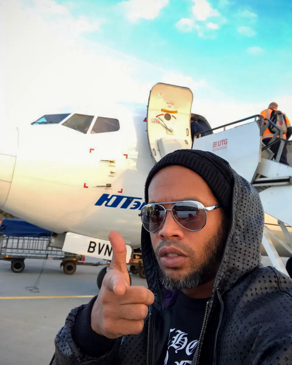 Mừng sinh nhật Putin, Ronaldinho sát cánh cùng Kadyrov ảnh 5