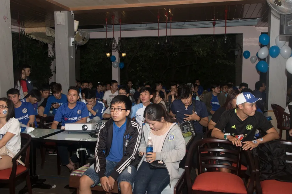 Vỡ òa trong phấn khích ảnh 3