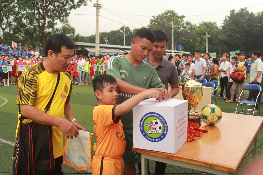 Dàn cầu thủ chung tay ủng hộ đồng bào lũ lụt tại quê nhà ảnh 1