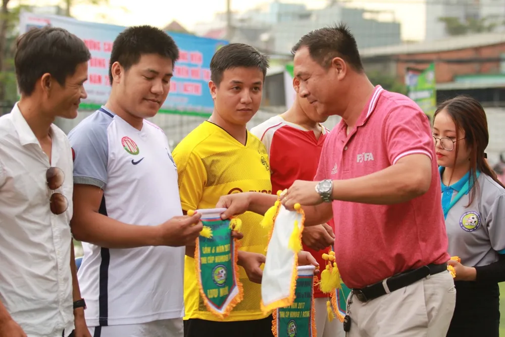 Dàn cầu thủ chung tay ủng hộ đồng bào lũ lụt tại quê nhà ảnh 6