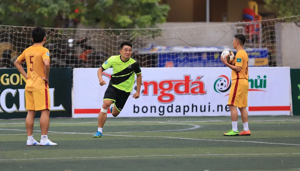 Capdervilar “tận cùng cảm xúc” với siêu phẩm vào lưới MV Corp