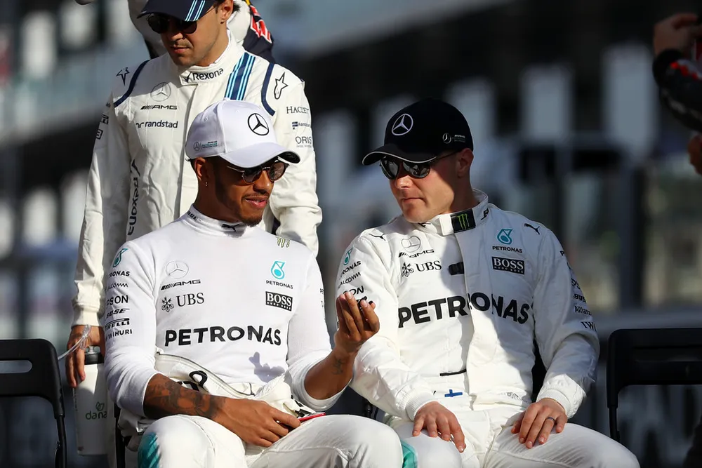 Đua xe F1 - Mercedes độc diễn ở Abu Dhabi ảnh 1