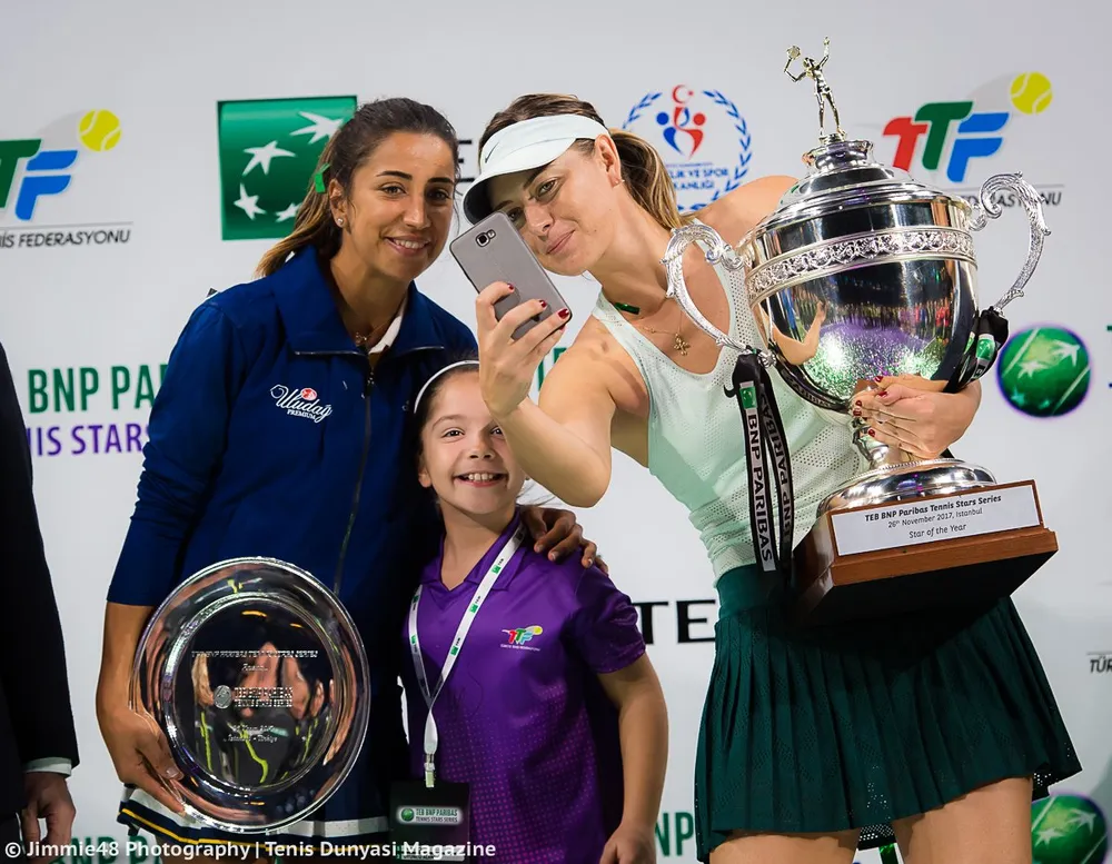 Sharapova trên từng cây số ở cung đường châu Á ảnh 2