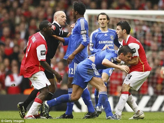 Lampard nửa đùa nửa thật: “Tôi rời Chelsea vì… Fabregas” ảnh 1