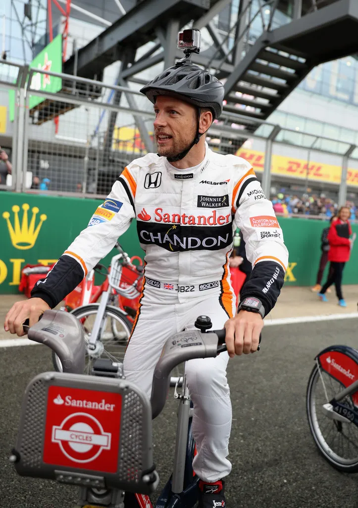 Jenson Button – Khi tình yêu với đua xe quay trở lại ảnh 1