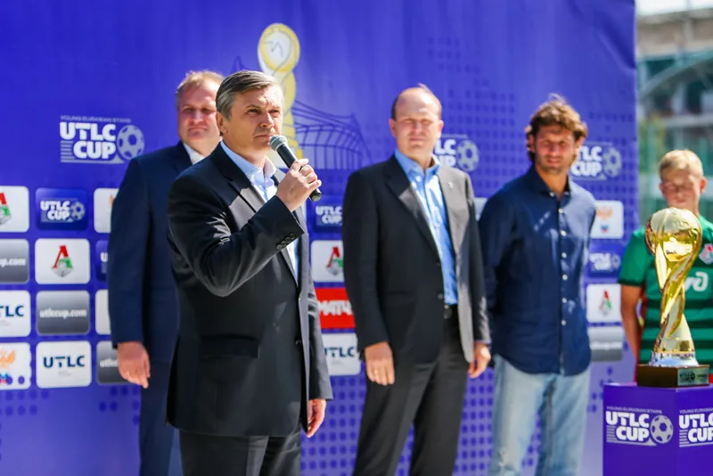 Giám đốc Lokomotiv muốn có Ronaldo... miễn phí ảnh 1