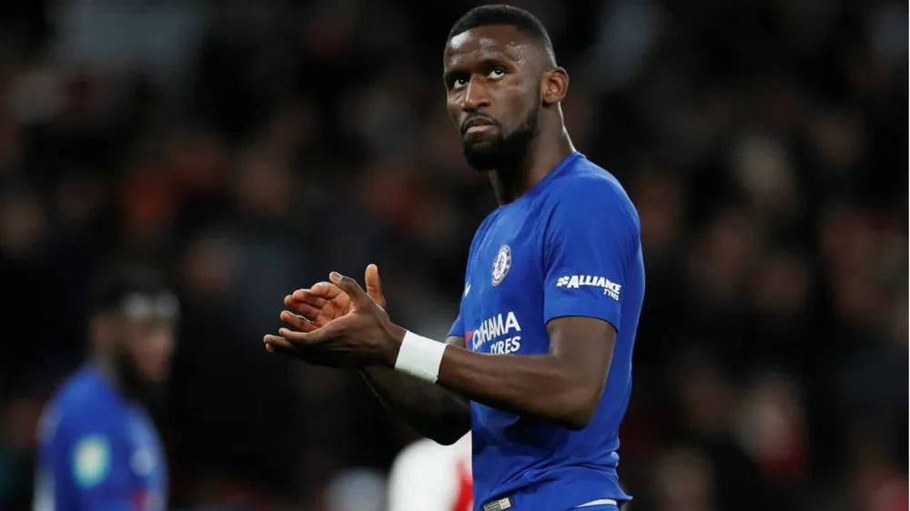 Rudiger quá xui, Willian chấn thương và Barkley đo sân… quá nhiều ảnh 1
