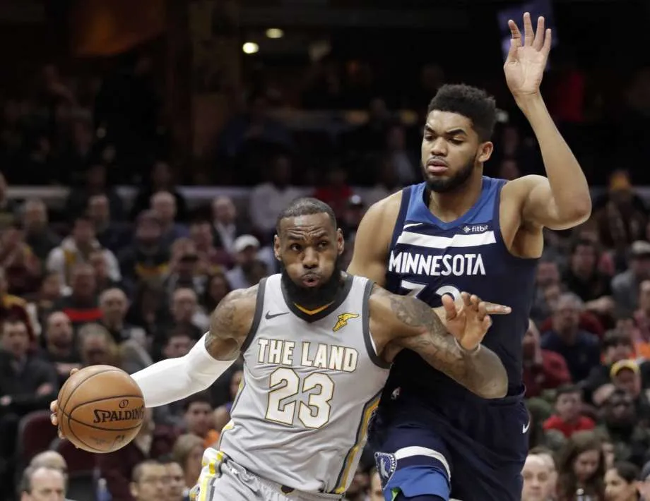 NBA 2017-2018: “Đại úy” James giải cứu “binh nhì” Cavs ảnh 1