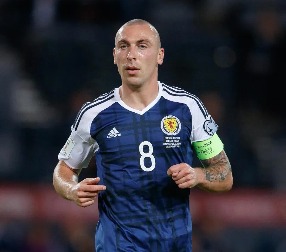 Scott Brown: Chiến binh người Celt lần thứ 2 giã từ tuyển Scotland ảnh 1