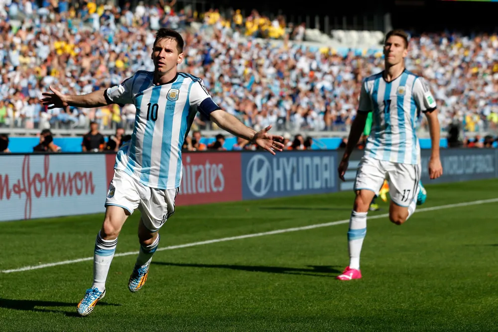 Carlos Queiroz: Messi nên bị cấm, cho đến khi nào FIFA chứng minh anh ta là con người ảnh 1