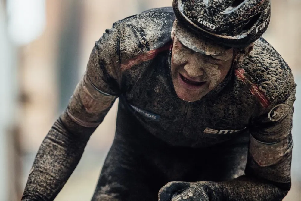 Xe đạp: Kinh hoàng đường đua ở Strade Bianchi ảnh 1