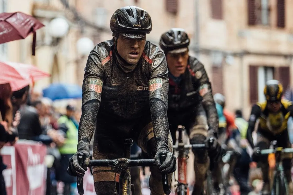 Xe đạp: Kinh hoàng đường đua ở Strade Bianchi ảnh 2