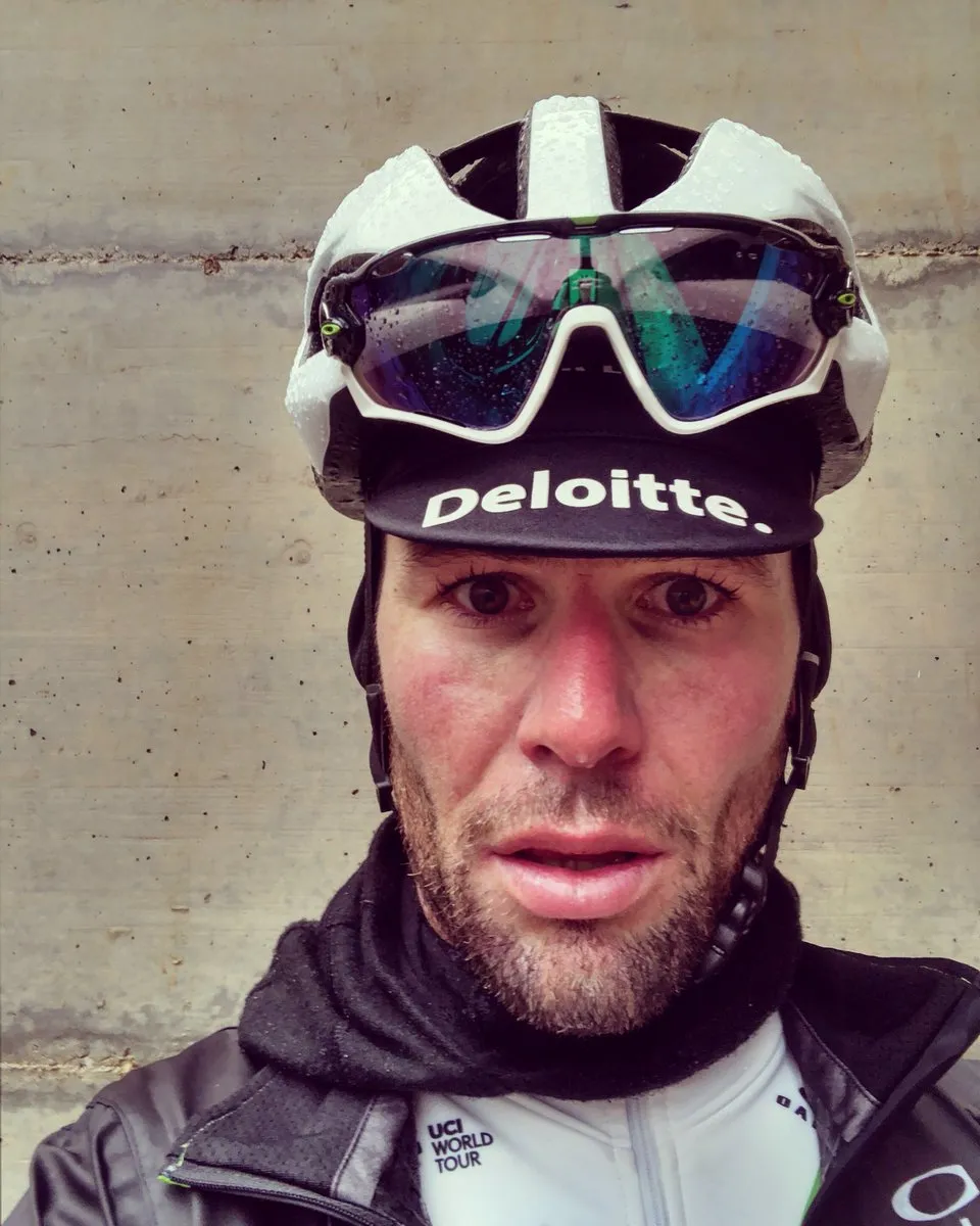 Xe đạp: Kinh hoàng đường đua ở Strade Bianchi ảnh 3