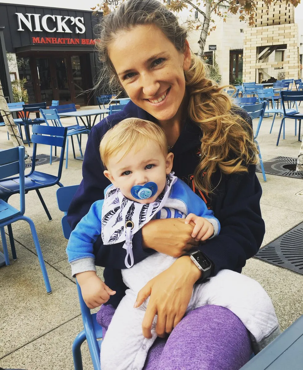 Indian Wells 2018: Hai bà mẹ một con quay lại bằng chiến thắng ảnh 5