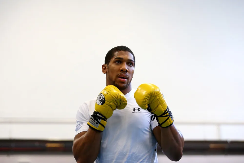 Đấu trường UFC: Dùng 500 triệu USD, White lôi kéo Joshua đến với làng võ tự do ảnh 1