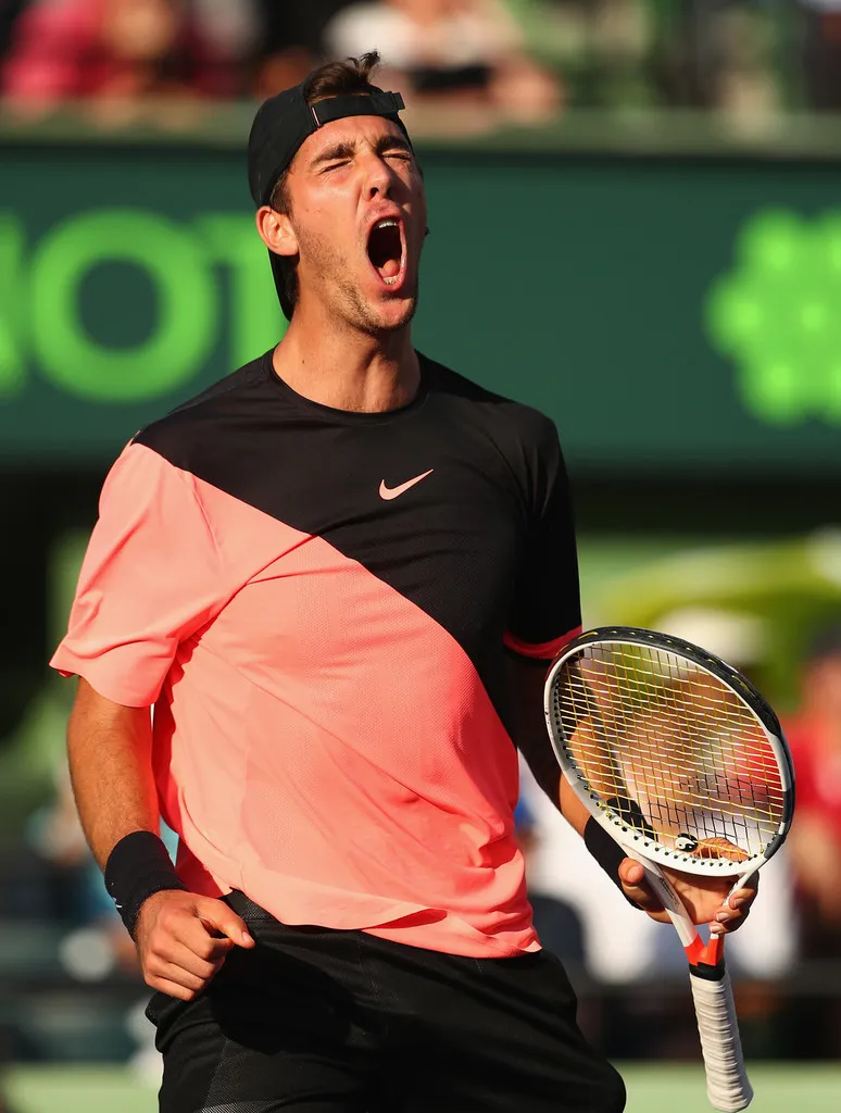 Miami Masters 2018: Thua sốc tay vợt hạng 175 thế giới, Federer sẽ mất ngôi Nhà vua! ảnh 3